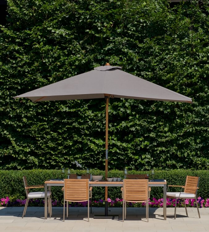 Deluxe Outdoor Dining Umbrellas